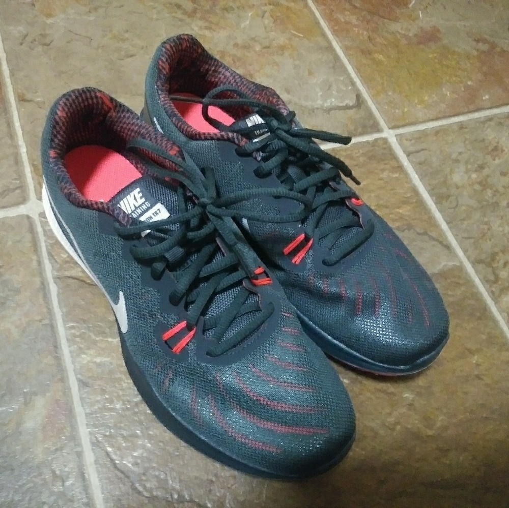 Women's Size 10 Nike Training In Season TR7 Shoes